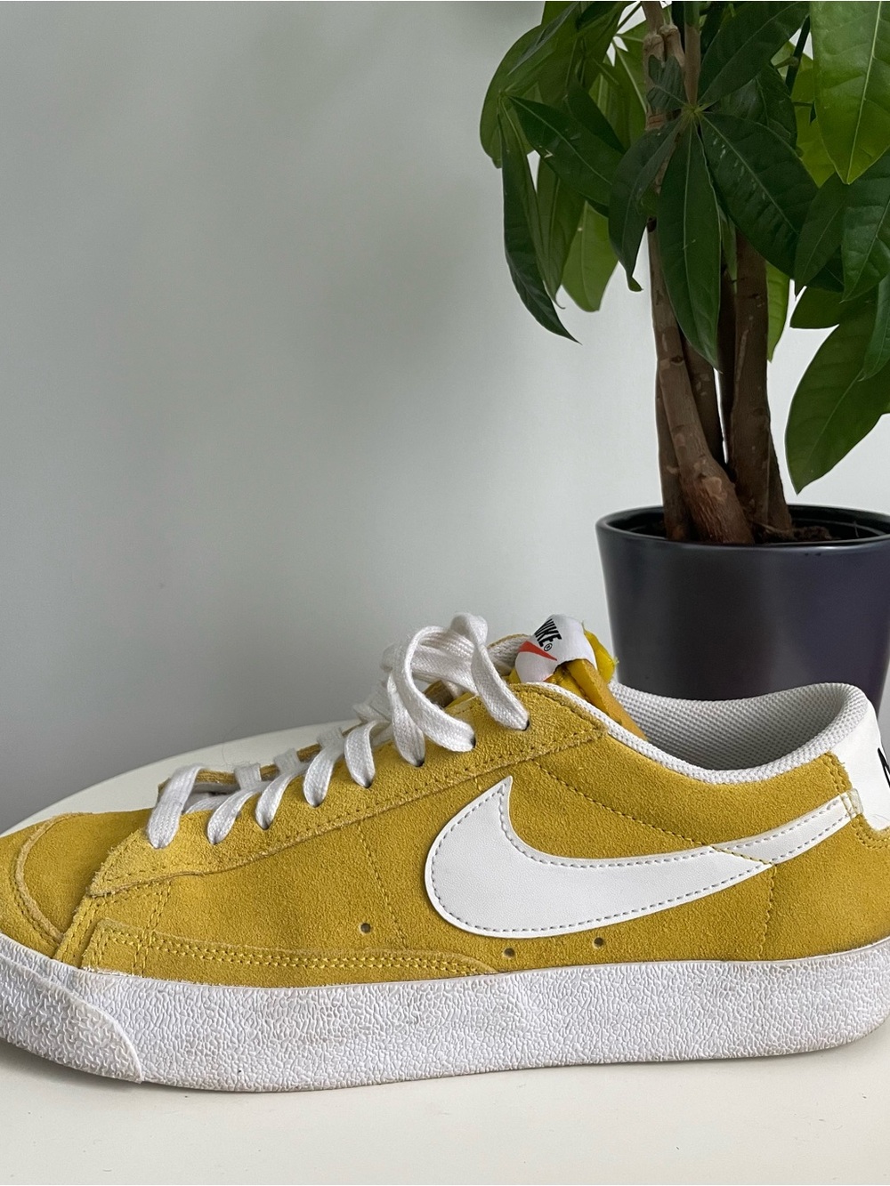 Men Size 10 Nike Blazer Low 77
Speed Yellow Shoes